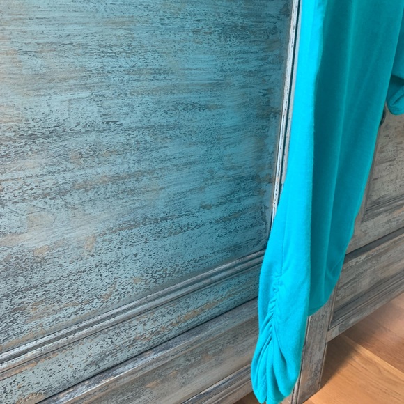 Cold Shoulder Tahitian Green Top Excellent Used Condition! - Picture 4 of 9